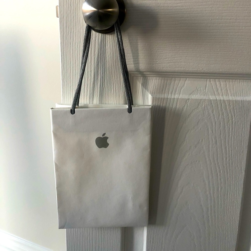 APPLE store bag